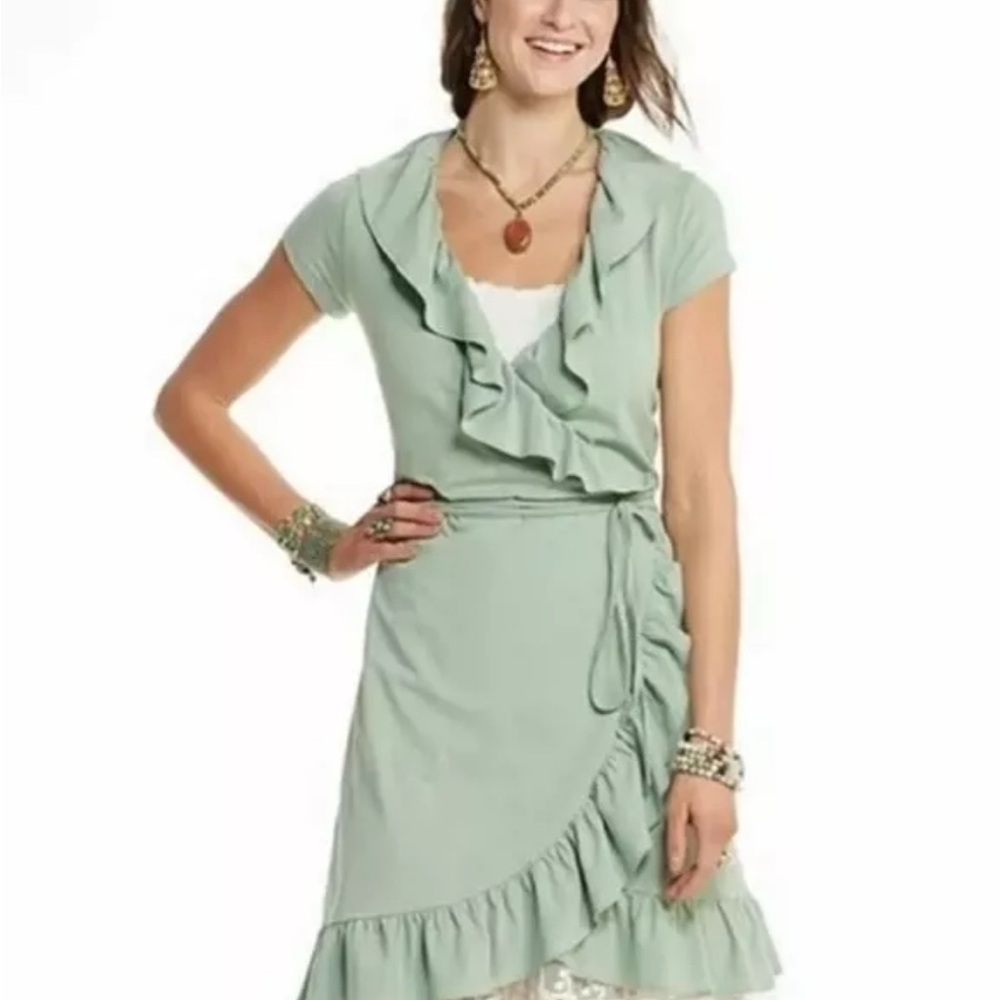 Chic Ruffled Wrap Dress in Light Green